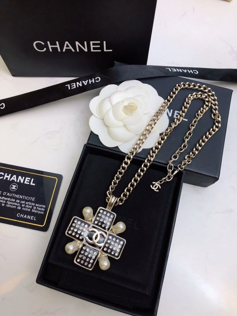 Minimalist Chanel Necklaces 222098