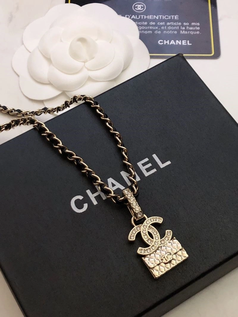 Chanel Necklaces Packable 222105