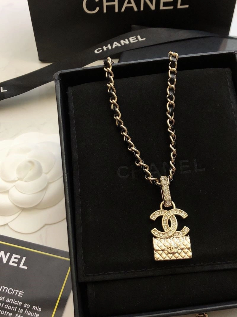 Chanel Necklaces Packable 222105