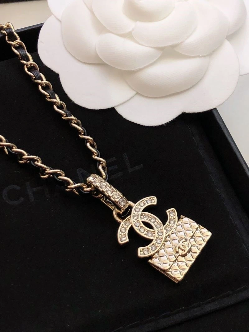 Chanel Necklaces Packable 222105