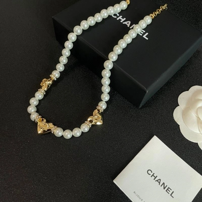 Compact Chanel Necklaces 222100