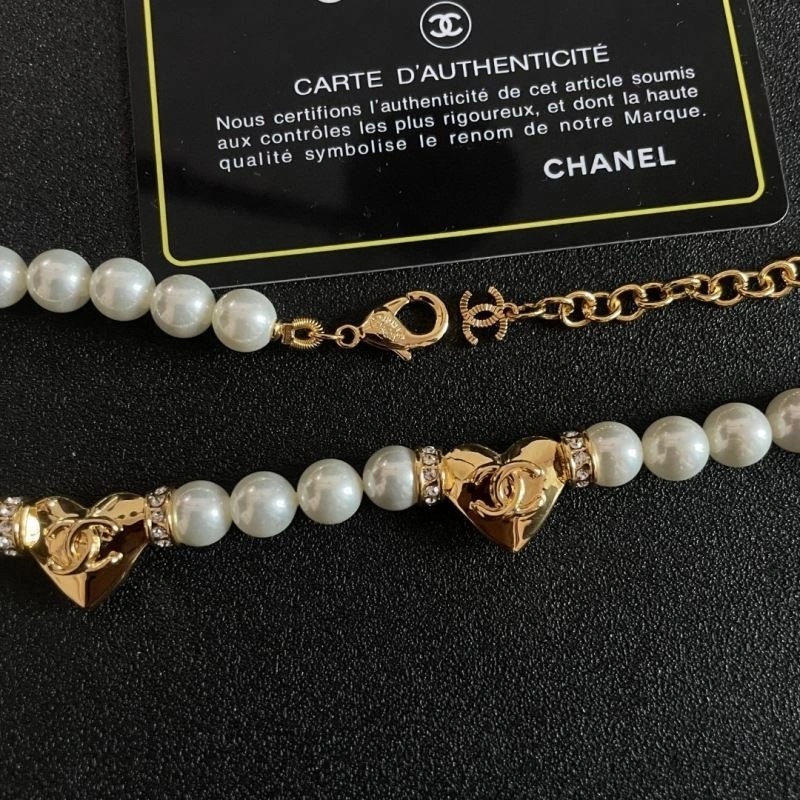 Compact Chanel Necklaces 222100