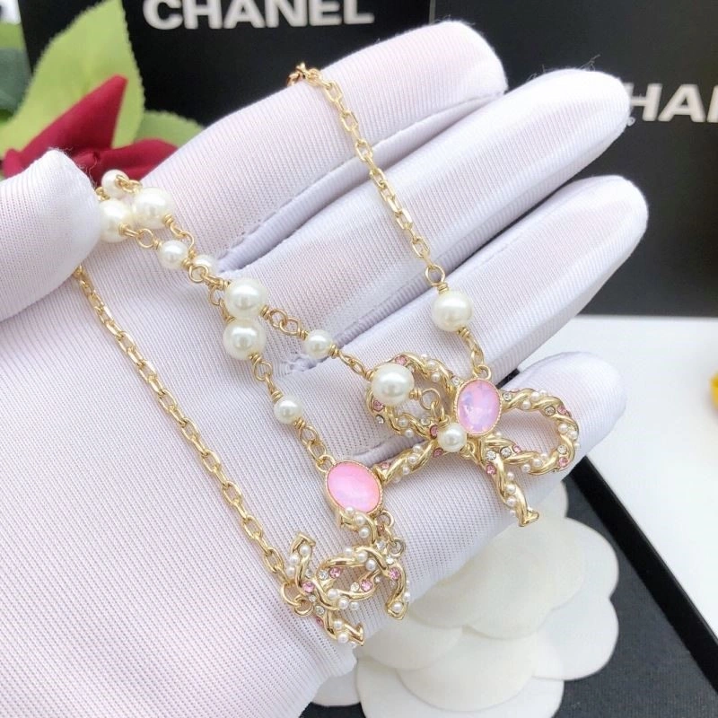 Sophisticated Chanel Necklaces 222095