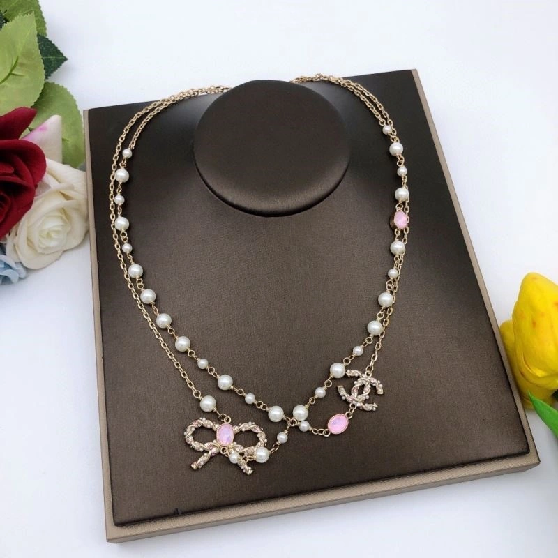Sophisticated Chanel Necklaces 222095
