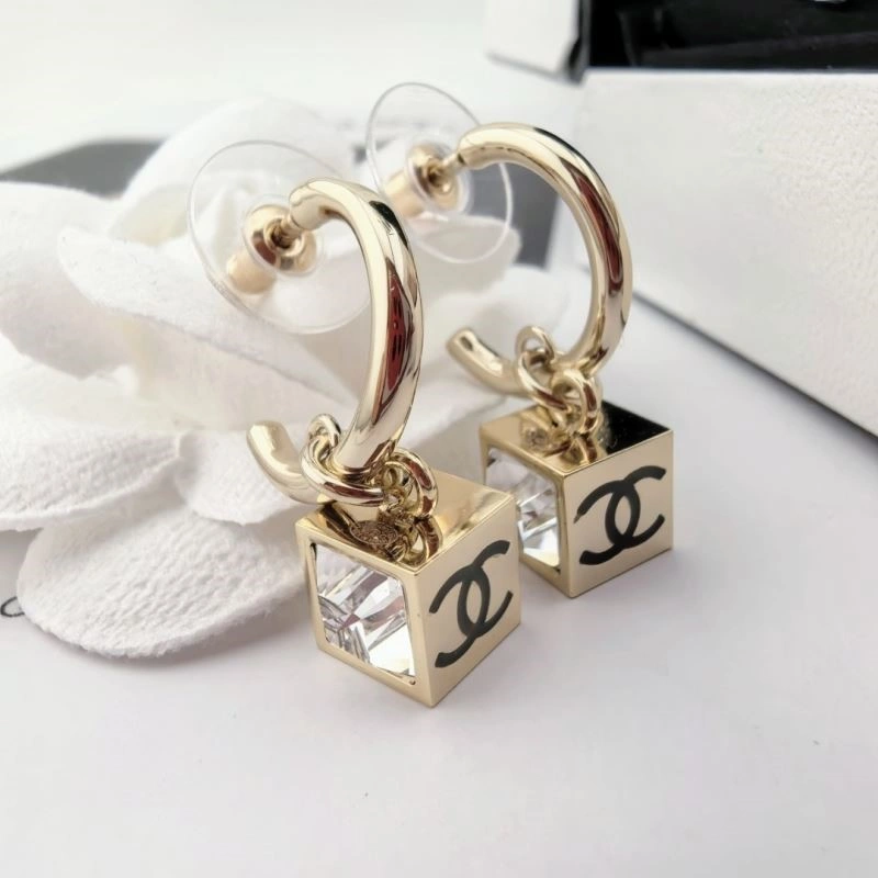Effortless Chanel Necklaces 222076