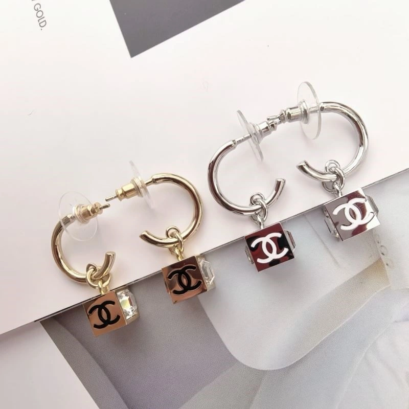 Effortless Chanel Necklaces 222076