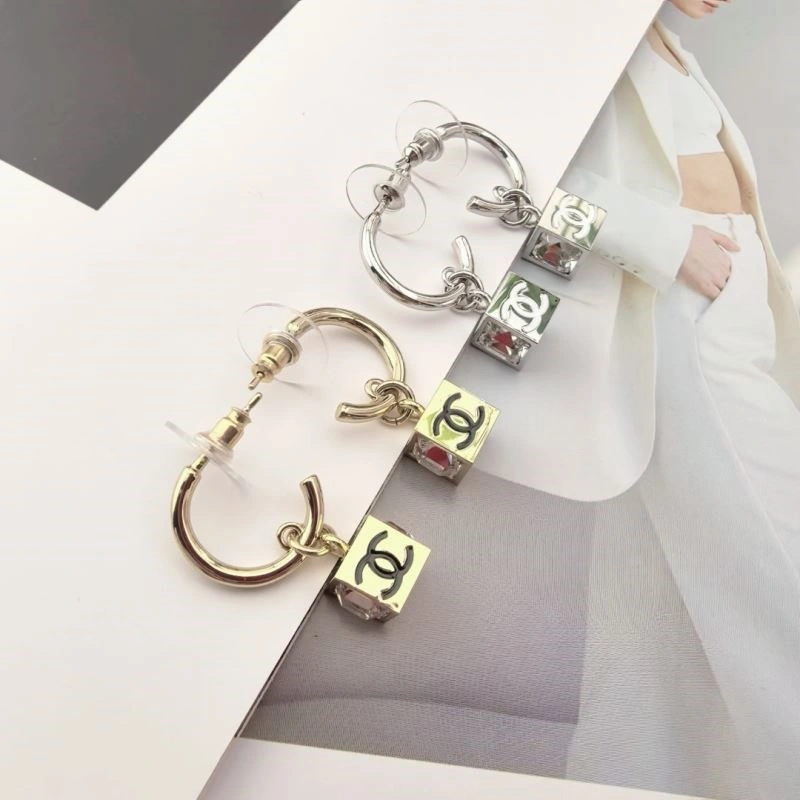 Effortless Chanel Necklaces 222076