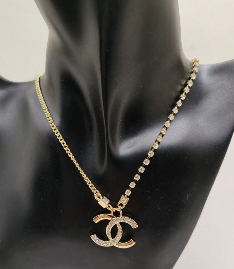 Sustainable Chanel Necklaces 222068
