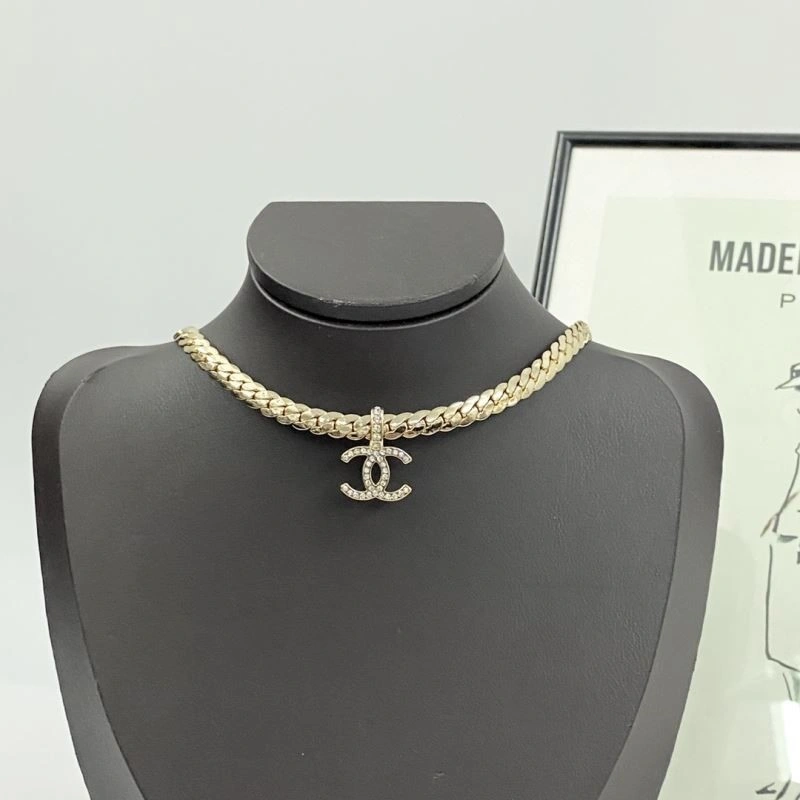 Elegant Chanel Necklaces 222046
