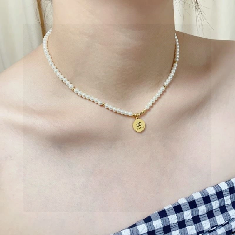 Compact Chanel Necklaces 222043