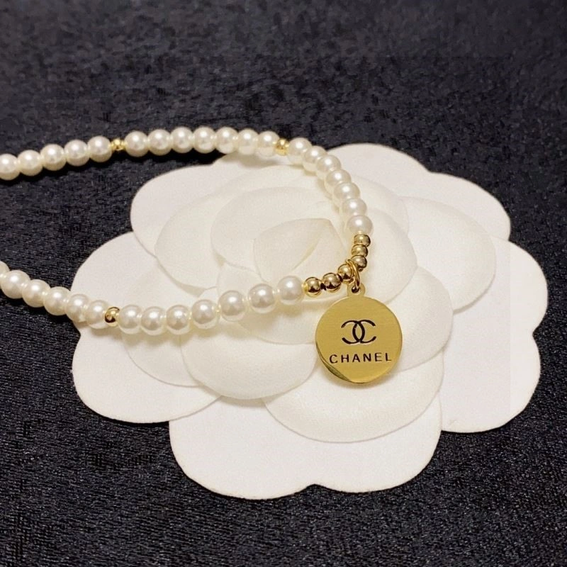 Compact Chanel Necklaces 222043