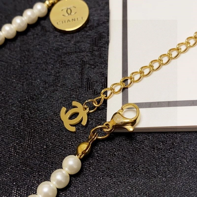 Compact Chanel Necklaces 222043