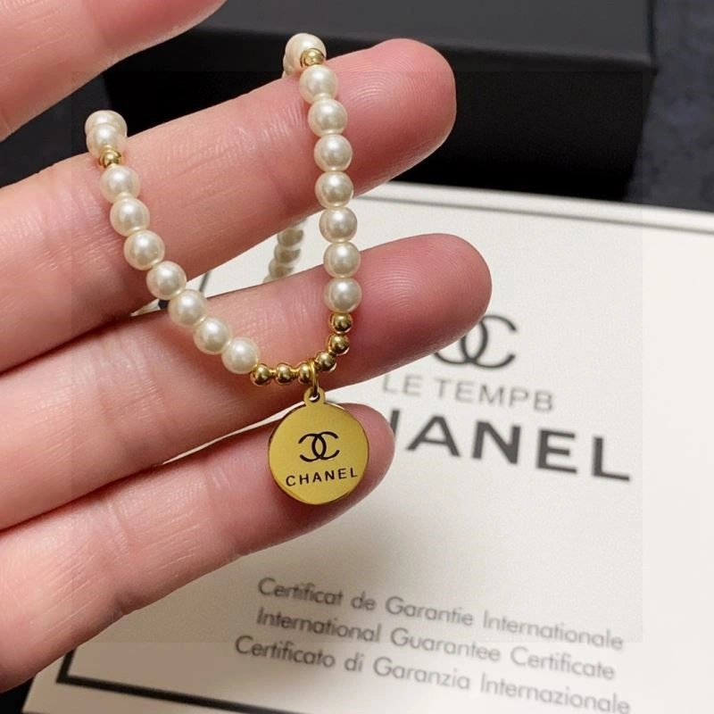 Compact Chanel Necklaces 222043