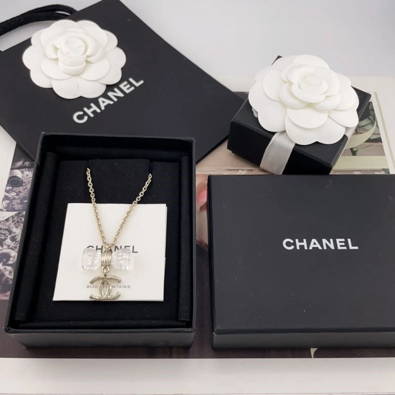 Chanel Necklaces Packable 220901