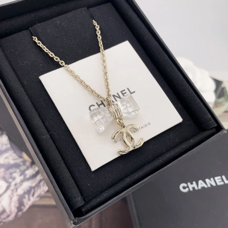 Chanel Necklaces Packable 220901