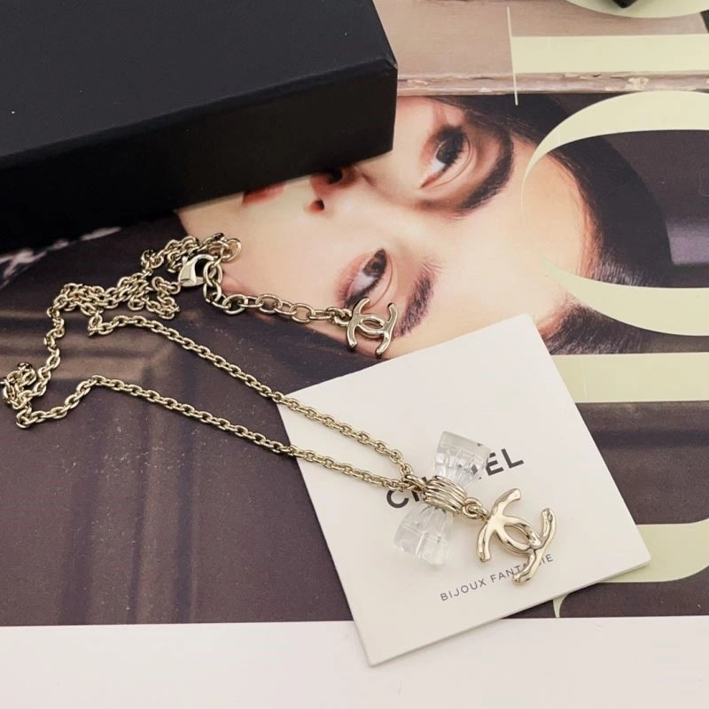 Chanel Necklaces Packable 220901