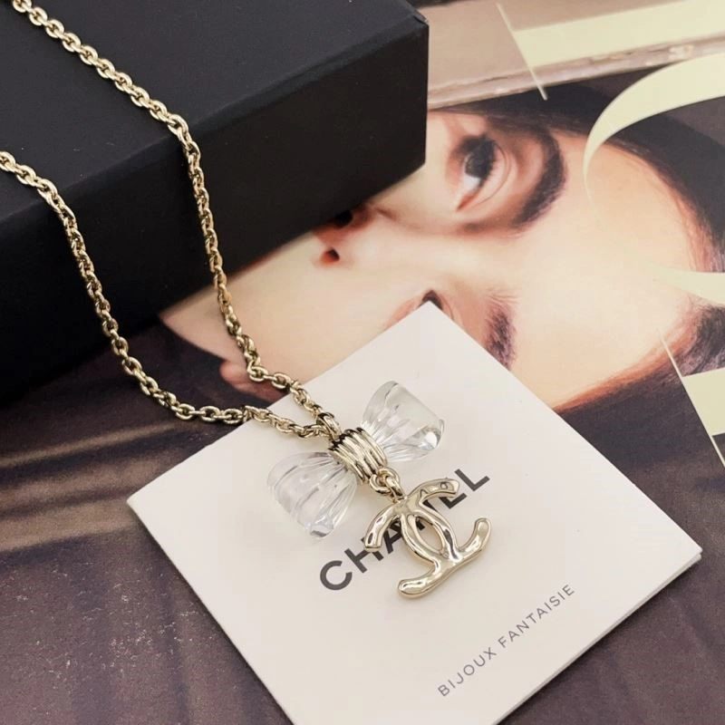 Chanel Necklaces Packable 220901