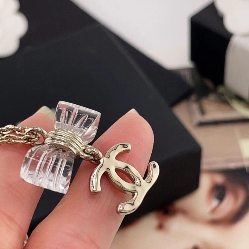 Chanel Necklaces Packable 220901