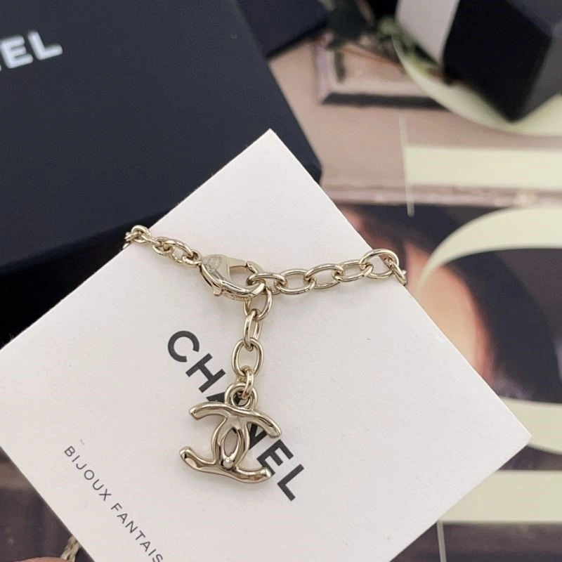 Chanel Necklaces Packable 220901