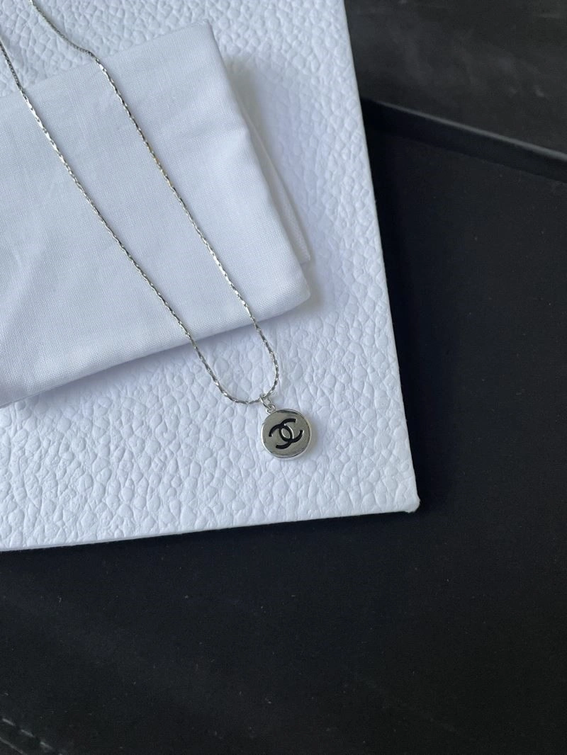 Unisex Chanel Necklaces 220883