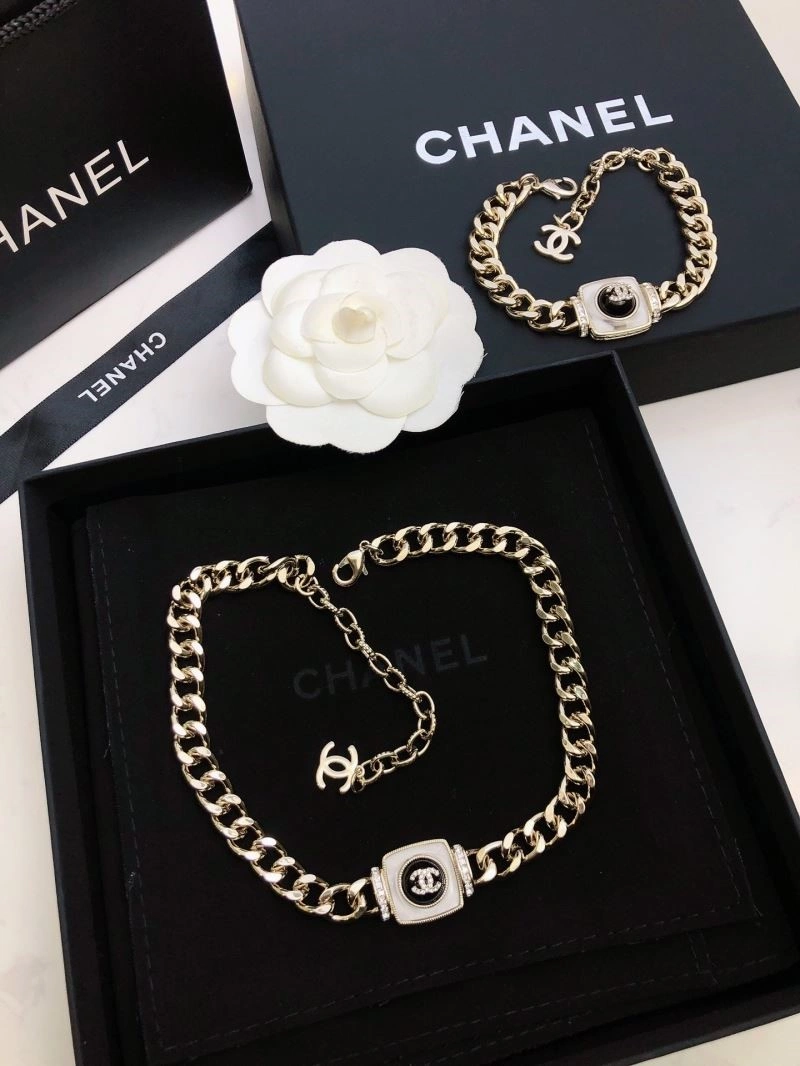 Chanel Necklaces Durable 220894