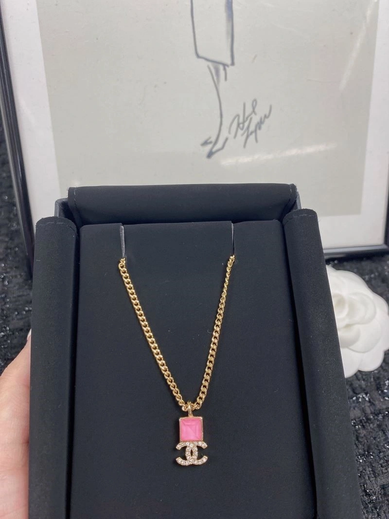 Chanel Necklaces Versatile 220900