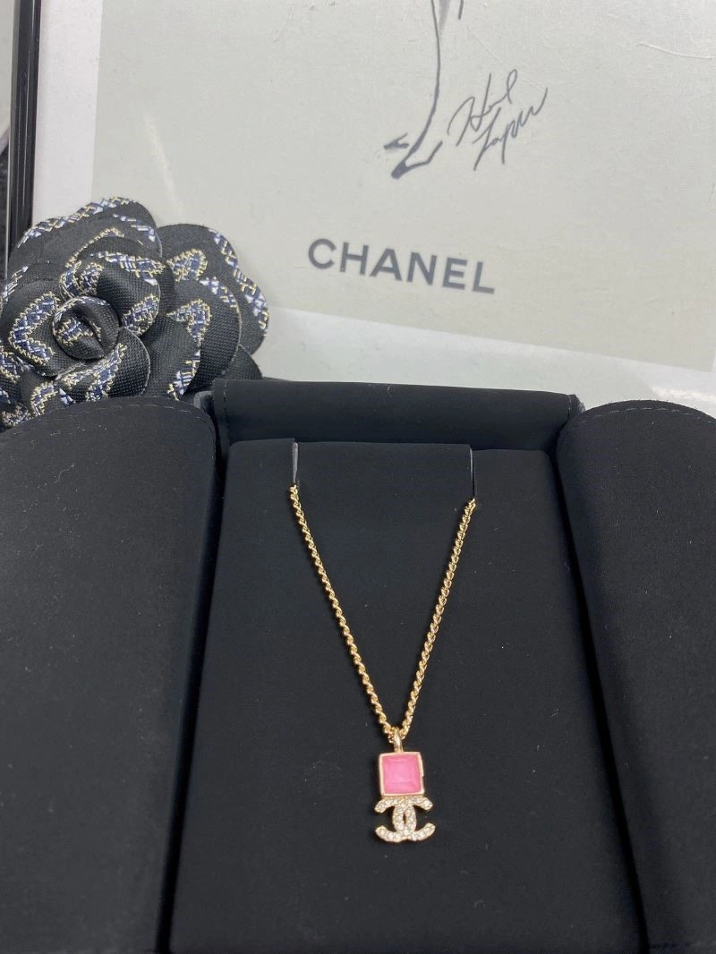 Chanel Necklaces Versatile 220900