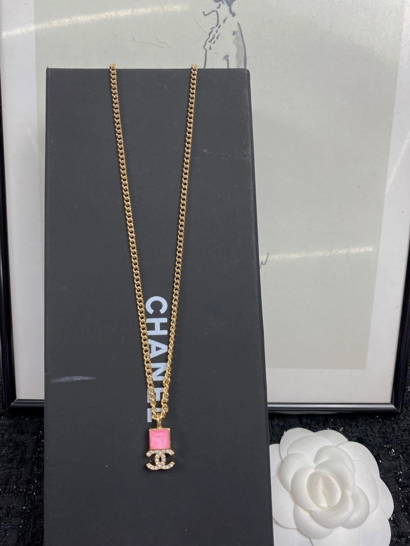 Chanel Necklaces Versatile 220900