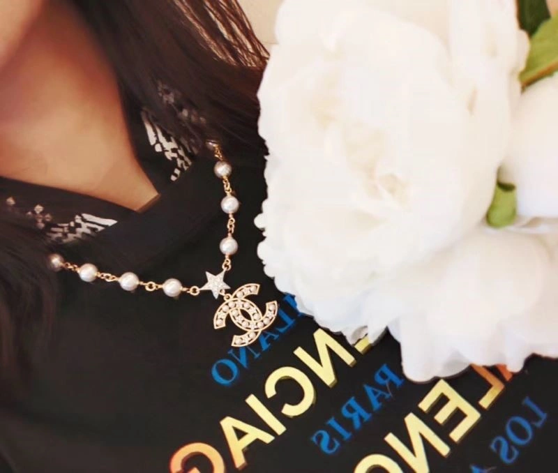 Tailored Chanel Necklaces 220875