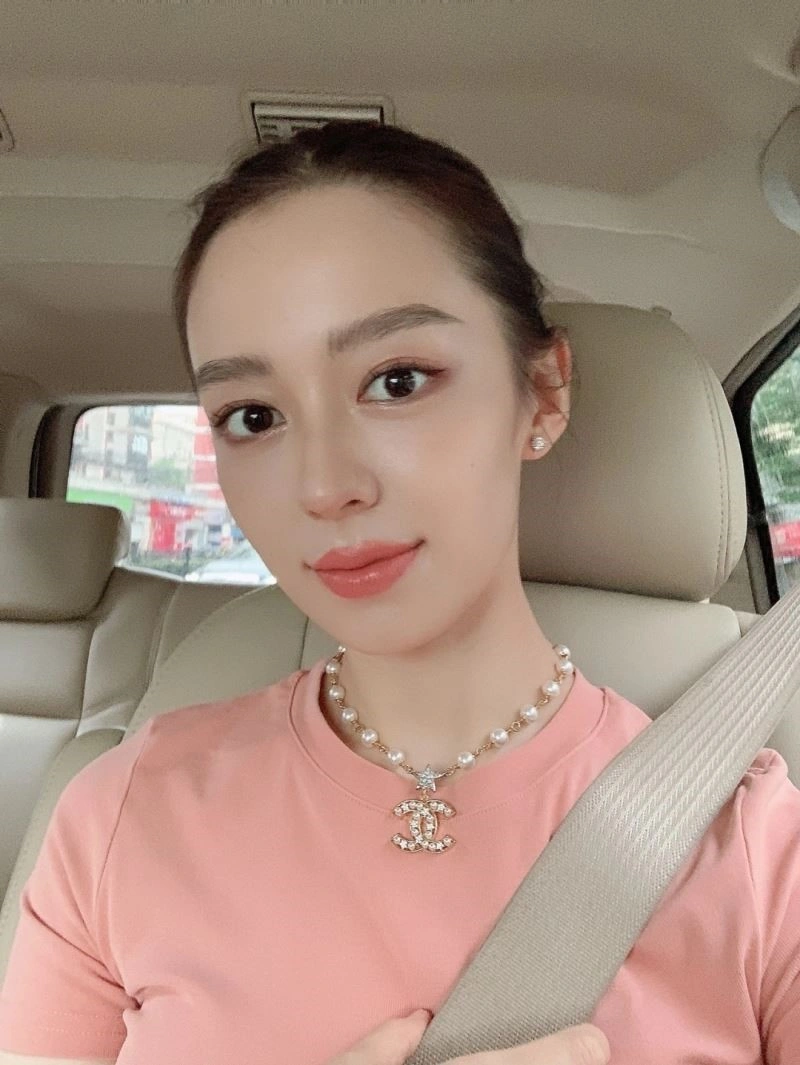 Tailored Chanel Necklaces 220875