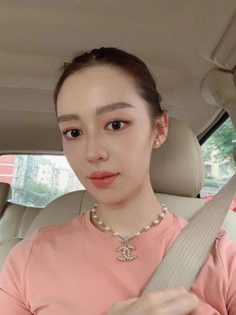 Tailored Chanel Necklaces 220875