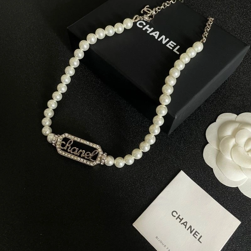 Compact Chanel Necklaces 220879