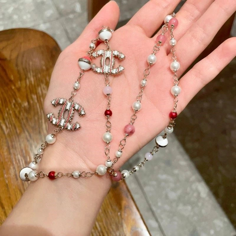 Snug Chanel Necklaces 220854