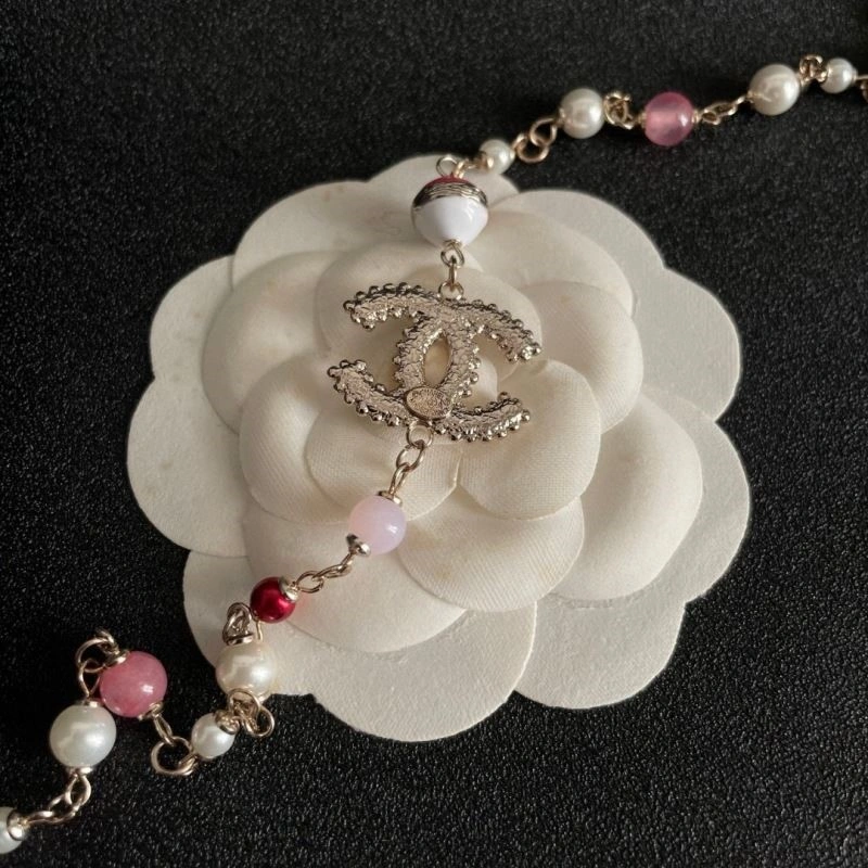 Snug Chanel Necklaces 220854