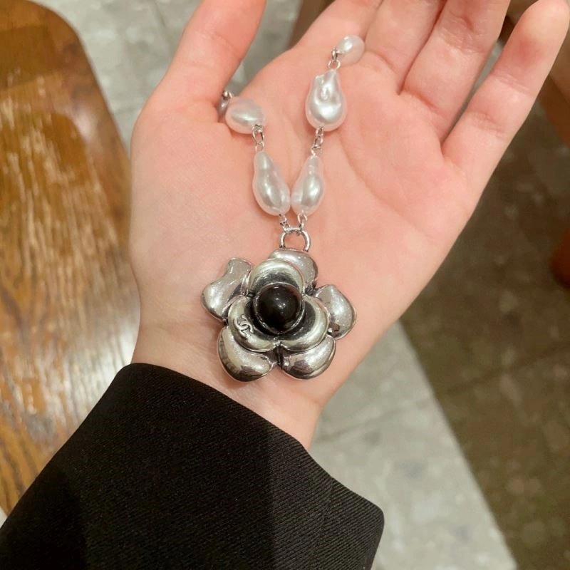 Contemporary Chanel Necklaces 220851