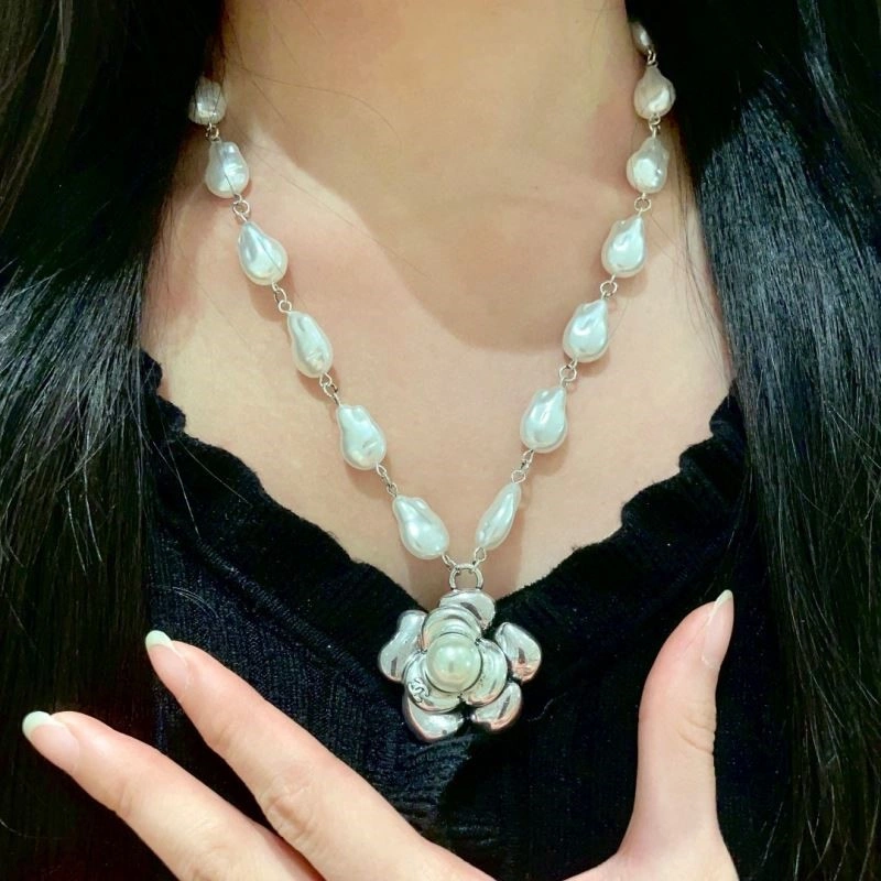 Durable Chanel Necklaces 220852