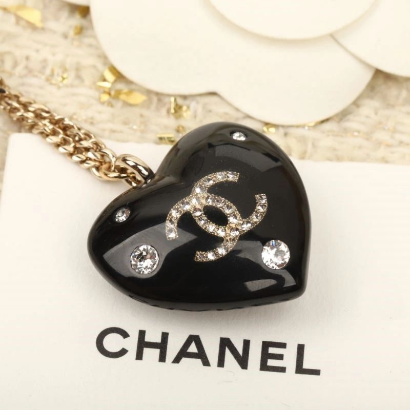 Seasonal Chanel Necklaces 220831