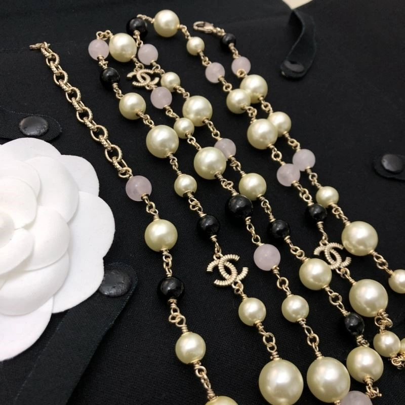 Chanel Necklaces Resilient 220822