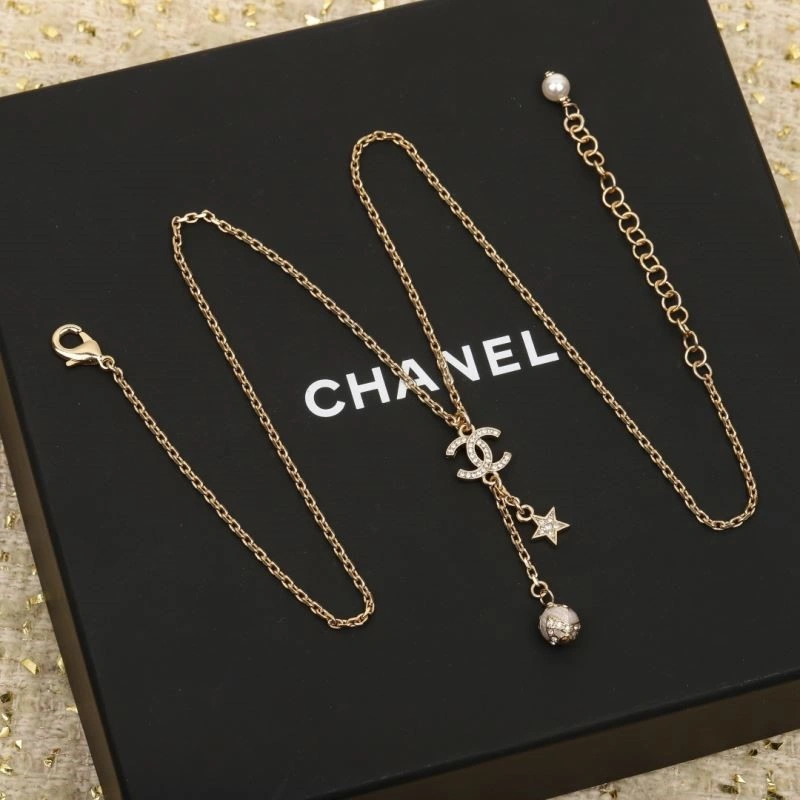 Stylish Chanel Necklaces 220808