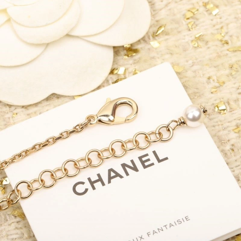 Stylish Chanel Necklaces 220808