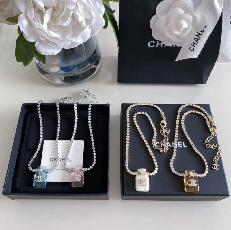 Chanel Necklaces Snug 220796