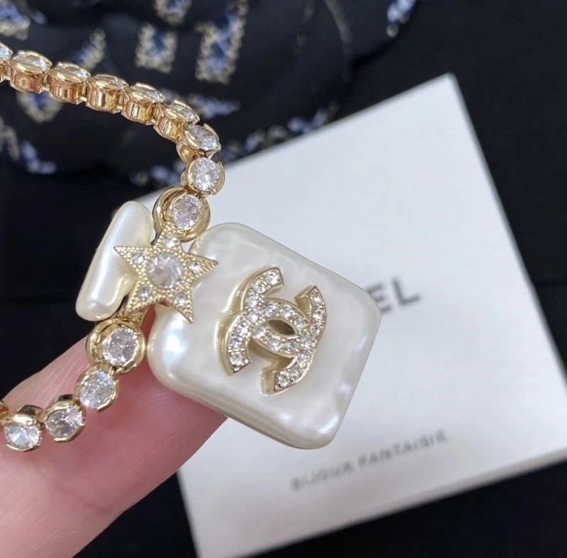 Chanel Necklaces Snug 220796