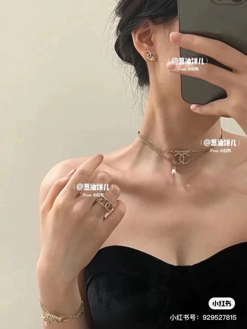 Modern Chanel Necklaces 220771
