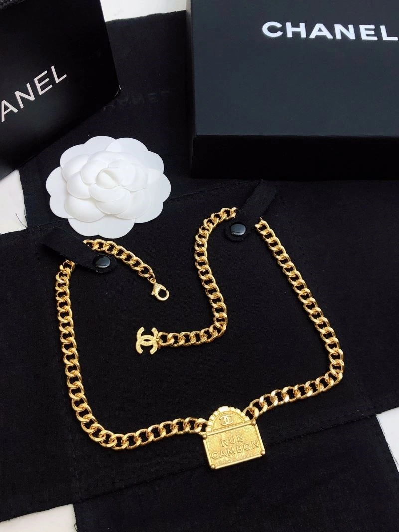 Vibrant Chanel Necklaces 220784