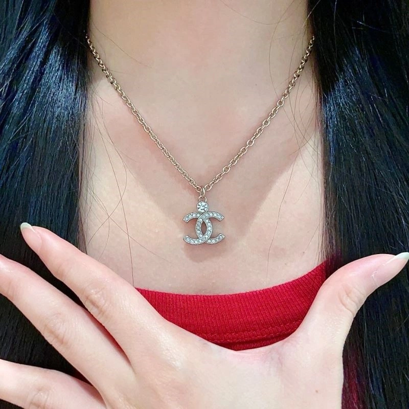 Sustainable Chanel Necklaces 220766