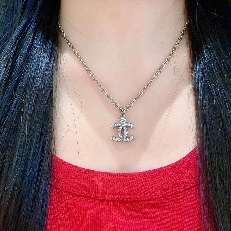 Sustainable Chanel Necklaces 220766