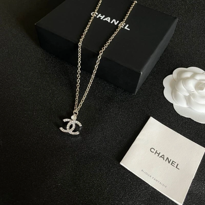 Sustainable Chanel Necklaces 220766