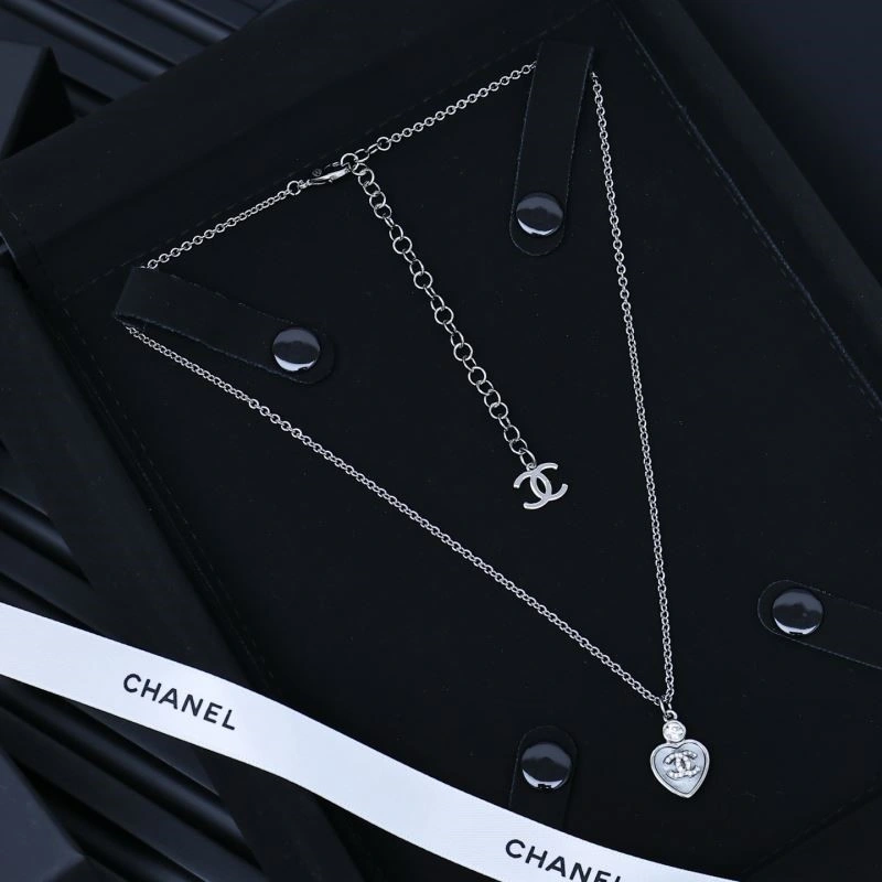 Comfortable Chanel Necklaces 220747