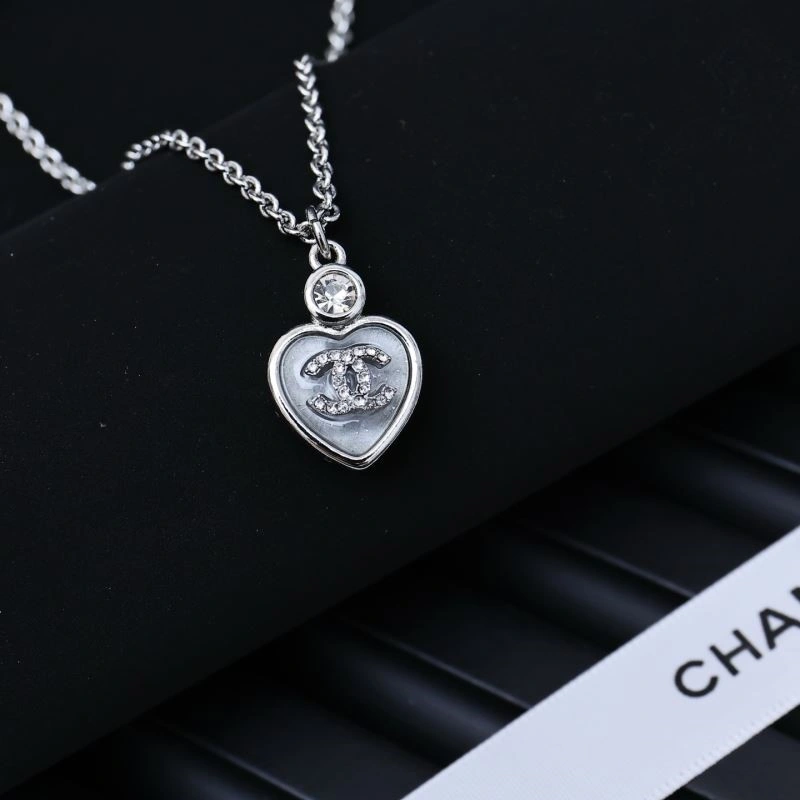 Comfortable Chanel Necklaces 220747