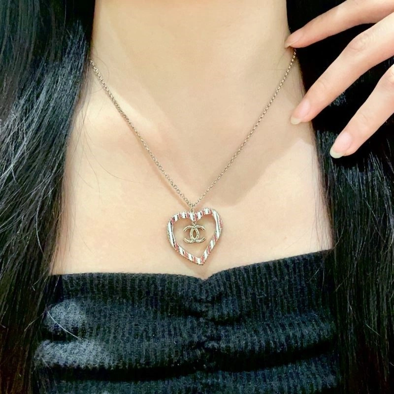 Comfortable Chanel Necklaces 220731